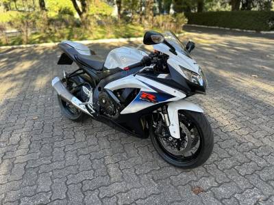 SUZUKI - GSXR - 2012/2013 - Branca - R$ 44.900,00