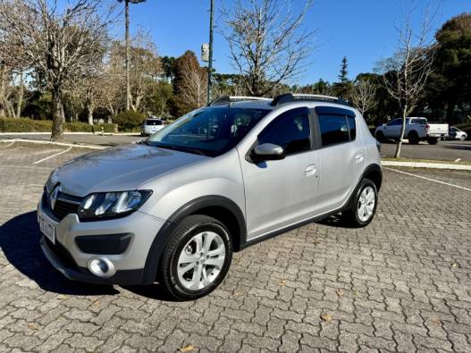 RENAULT - SANDERO - 2015/2015 - Prata - R$ 48.900,00