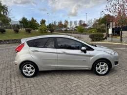 FORD - FIESTA - 2014/2015 - Prata - R$ 46.900,00