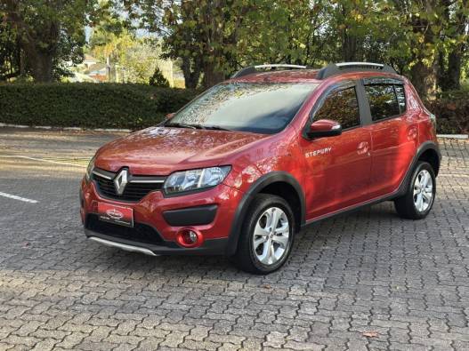 RENAULT - SANDERO - 2014/2015 - Vermelha - R$ 47.900,00