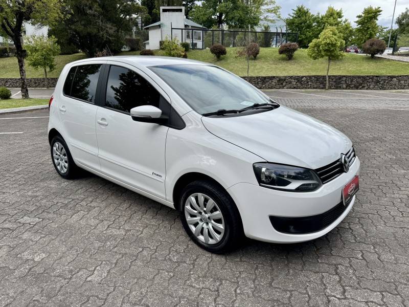 VOLKSWAGEN - FOX - 2014/2014 - Branca - R$ 41.900,00