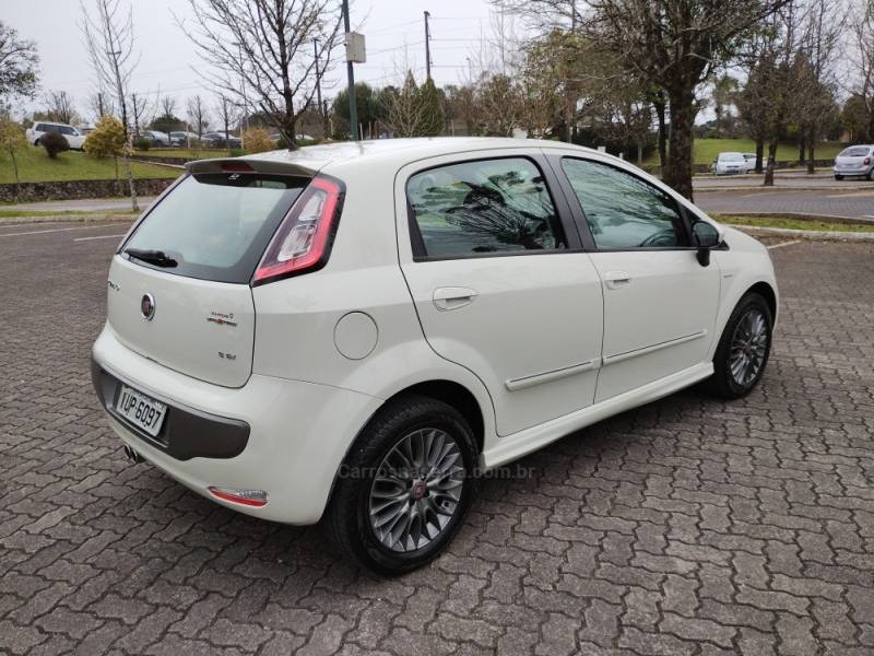 FIAT - PUNTO - 2013/2014 - Branca - R$ 42.900,00