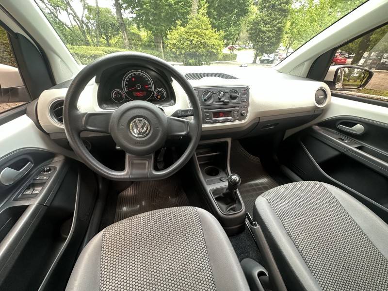 VOLKSWAGEN - UP - 2017/2017 - Branca - R$ 54.900,00