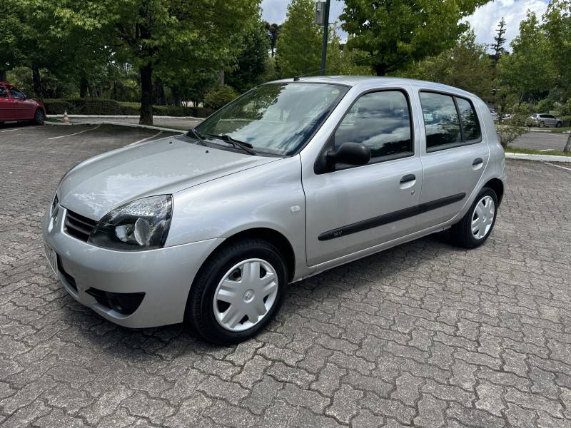 RENAULT - CLIO - 2010/2011 - Prata - R$ 21.900,00