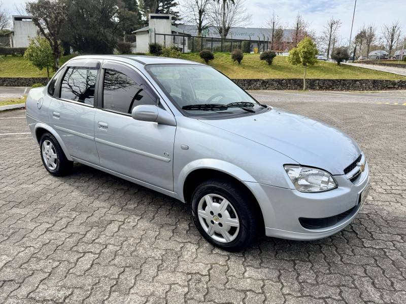 CHEVROLET - CLASSIC - 2011/2012 - Prata - R$ 27.900,00