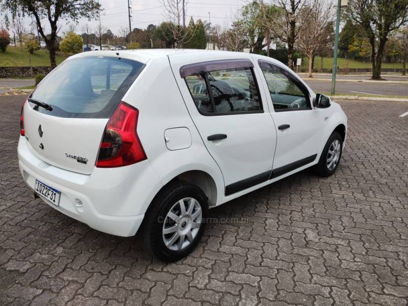 RENAULT - SANDERO - 2010/2011 - Branca - R$ 28.900,00