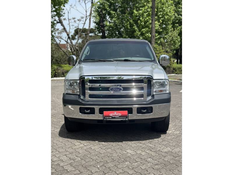 FORD - F-250 - 2005/2005 - Prata - R$ 155.000,00