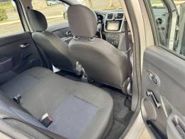 RENAULT - SANDERO - 2017/2017 - Prata - R$ 46.900,00
