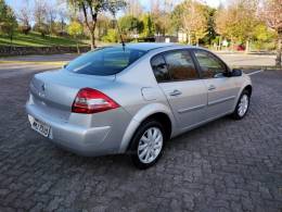 RENAULT - MÉGANE - 2009/2010 - Prata - R$ 29.900,00