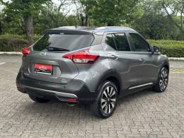 NISSAN - KICKS - 2017/2018 - Cinza - R$ 86.900,00