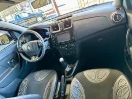 RENAULT - SANDERO - 2015/2015 - Prata - R$ 48.900,00