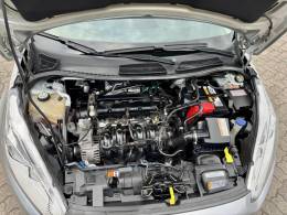 FORD - FIESTA - 2014/2015 - Prata - R$ 46.900,00