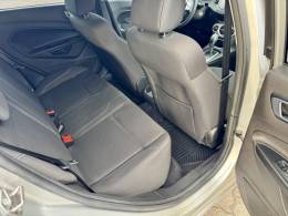 FORD - FIESTA - 2014/2015 - Prata - R$ 46.900,00