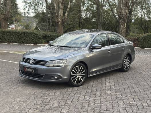 VOLKSWAGEN - JETTA - 2012/2012 - Cinza - R$ 68.900,00