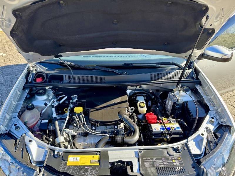 RENAULT - SANDERO - 2015/2015 - Prata - R$ 48.900,00