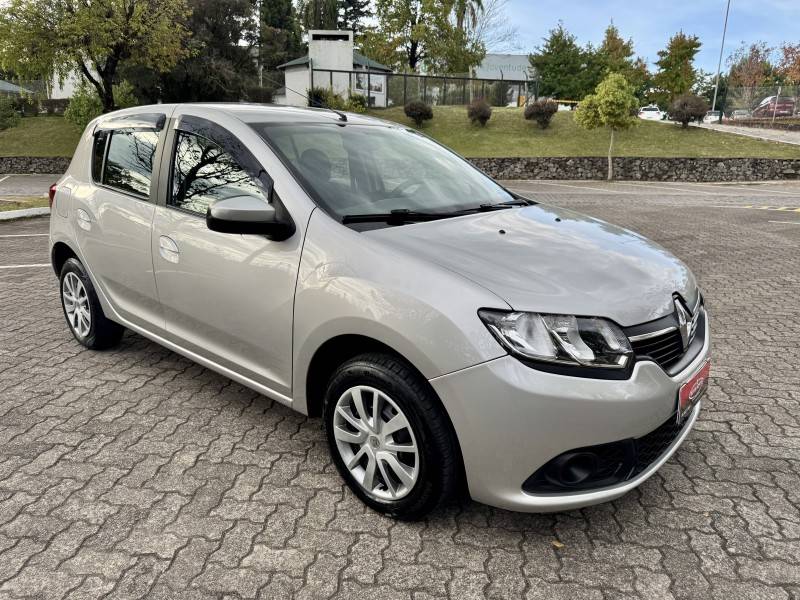 RENAULT - SANDERO - 2017/2017 - Prata - R$ 46.900,00