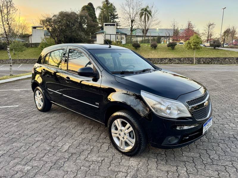 CHEVROLET - AGILE - 2011/2011 - Preta - R$ 33.900,00