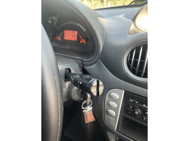 CITROËN - C3 - 2010/2011 - Vermelha - R$ 27.900,00