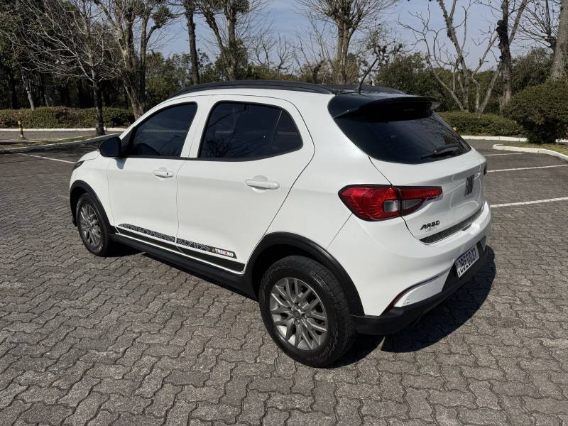 FIAT - ARGO - 2021/2022 - Branca - R$ 69.900,00
