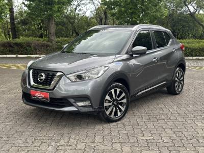 NISSAN - KICKS - 2017/2018 - Cinza - R$ 86.900,00