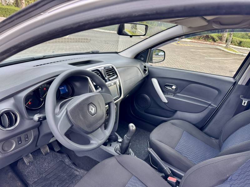 RENAULT - SANDERO - 2017/2017 - Prata - R$ 46.900,00