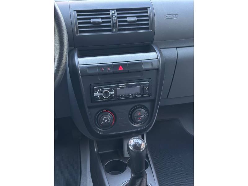 VOLKSWAGEN - SPACEFOX - 2009/2010 - Verde - R$ 32.900,00