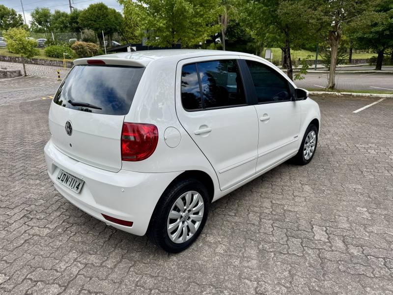 VOLKSWAGEN - FOX - 2014/2014 - Branca - R$ 41.900,00