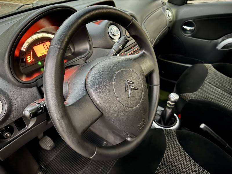 CITROËN - C3 - 2010/2011 - Preta - R$ 27.900,00