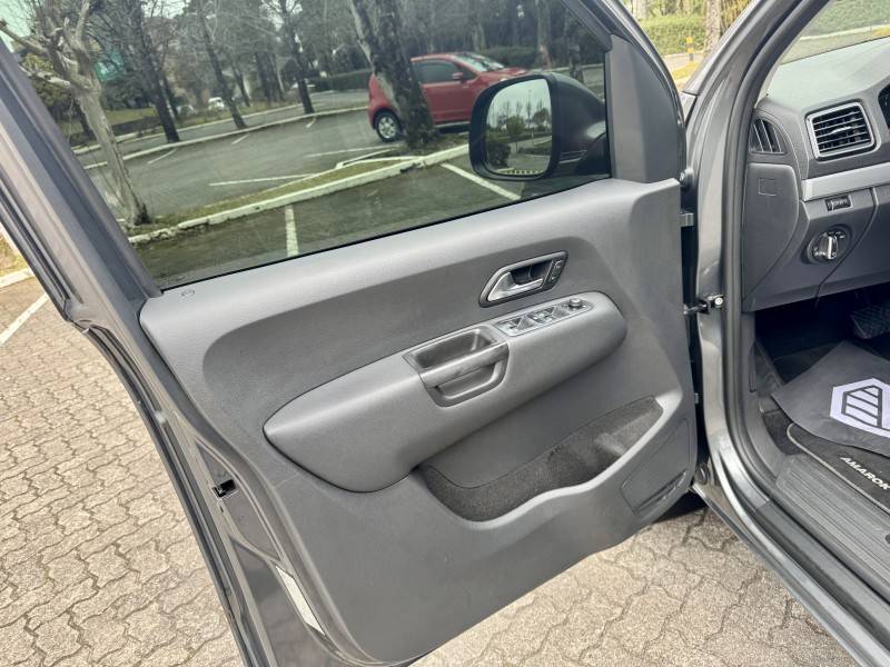 VOLKSWAGEN - AMAROK - 2017/2017 - Cinza - R$ 122.900,00