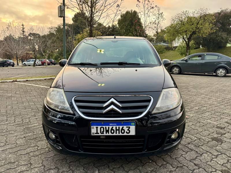 CITROËN - C3 - 2010/2011 - Preta - R$ 27.900,00