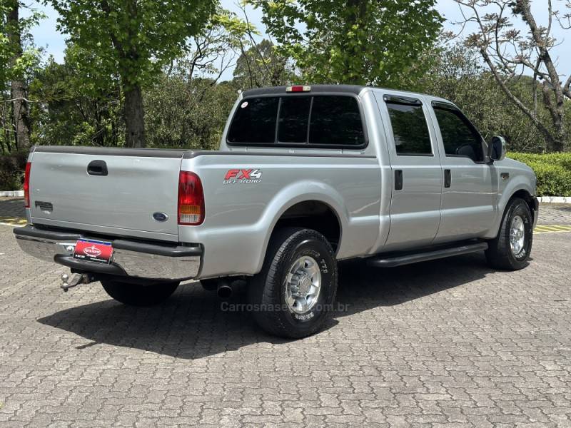 FORD - F-250 - 2005/2005 - Prata - R$ 155.000,00