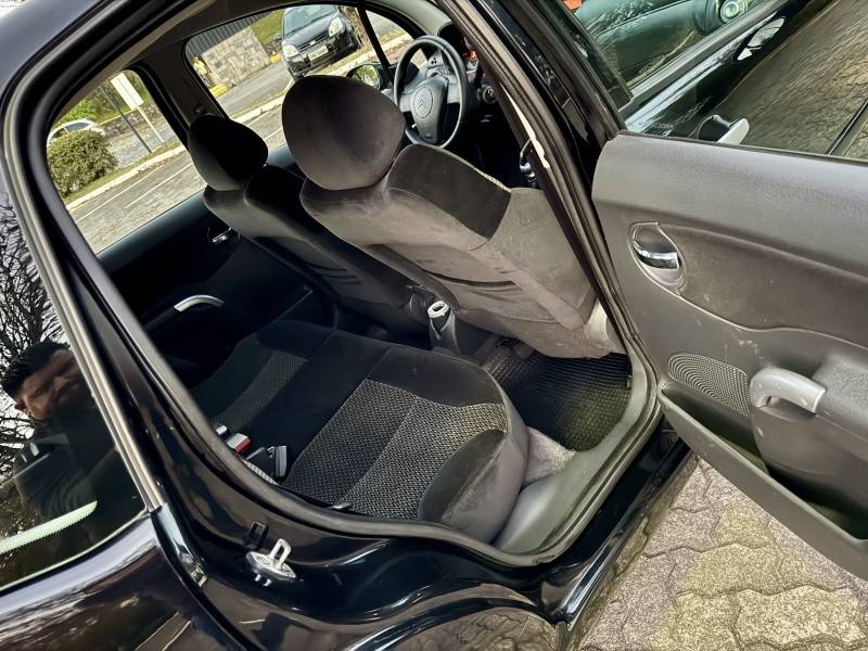 CITROËN - C3 - 2010/2011 - Preta - R$ 27.900,00