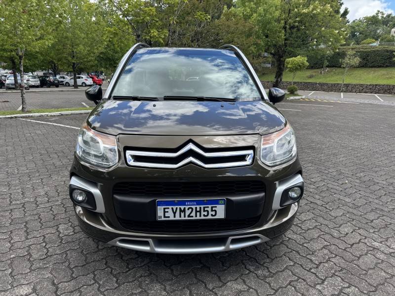 CITROËN - AIRCROSS - 2011/2012 - Marrom - R$ 37.900,00