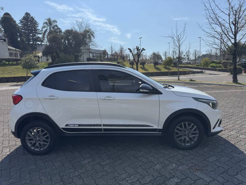 FIAT - ARGO - 2021/2022 - Branca - R$ 69.900,00