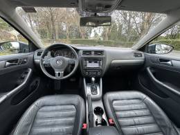 VOLKSWAGEN - JETTA - 2012/2012 - Cinza - R$ 68.900,00