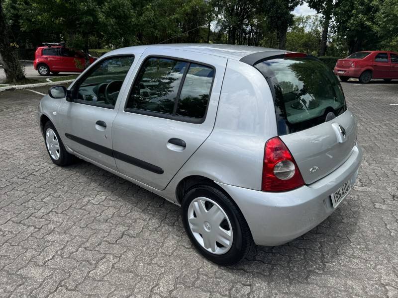 RENAULT - CLIO - 2010/2011 - Prata - R$ 21.900,00