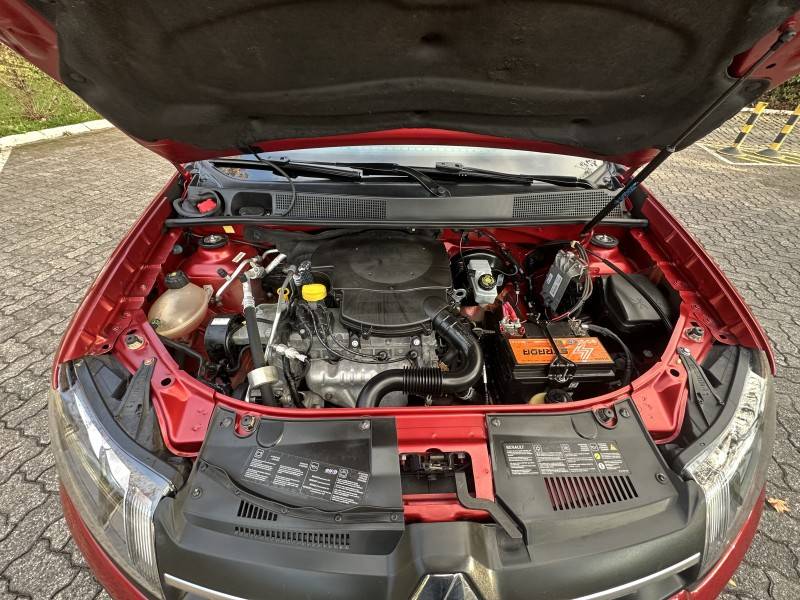 RENAULT - SANDERO - 2014/2015 - Vermelha - R$ 47.900,00