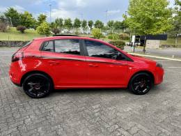 FIAT - BRAVO - 2015/2016 - Vermelha - R$ 56.900,00