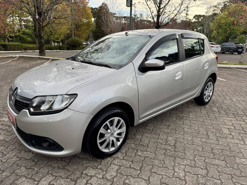 RENAULT - SANDERO - 2017/2017 - Prata - R$ 46.900,00