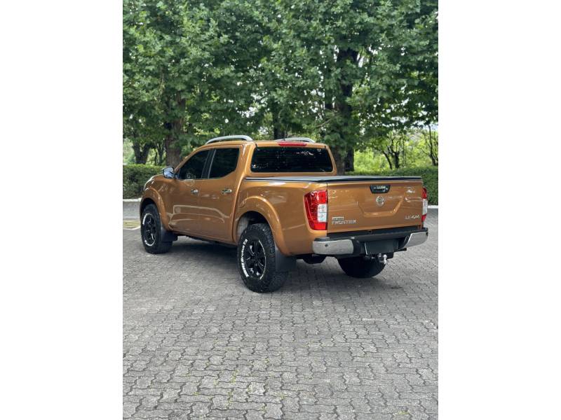 NISSAN - FRONTIER - 2016/2017 - Laranja - R$ 144.900,00