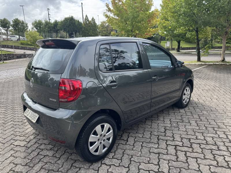 VOLKSWAGEN - FOX - 2012/2013 - Cinza - R$ 42.900,00