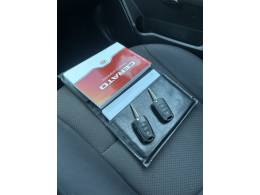 KIA MOTORS - CERATO - 2011/2012 - Branca - R$ 44.900,00