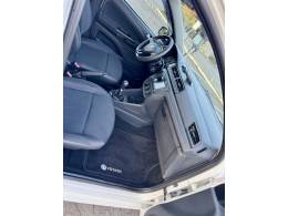 VOLKSWAGEN - VOYAGE - 2018/2019 - Branca - R$ 54.900,00