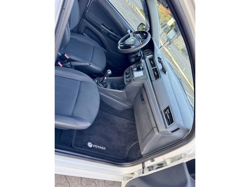VOLKSWAGEN - VOYAGE - 2018/2019 - Branca - R$ 54.900,00