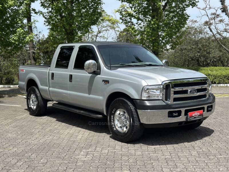 FORD - F-250 - 2005/2005 - Prata - R$ 155.000,00