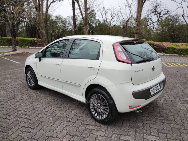 FIAT - PUNTO - 2013/2014 - Branca - R$ 42.900,00