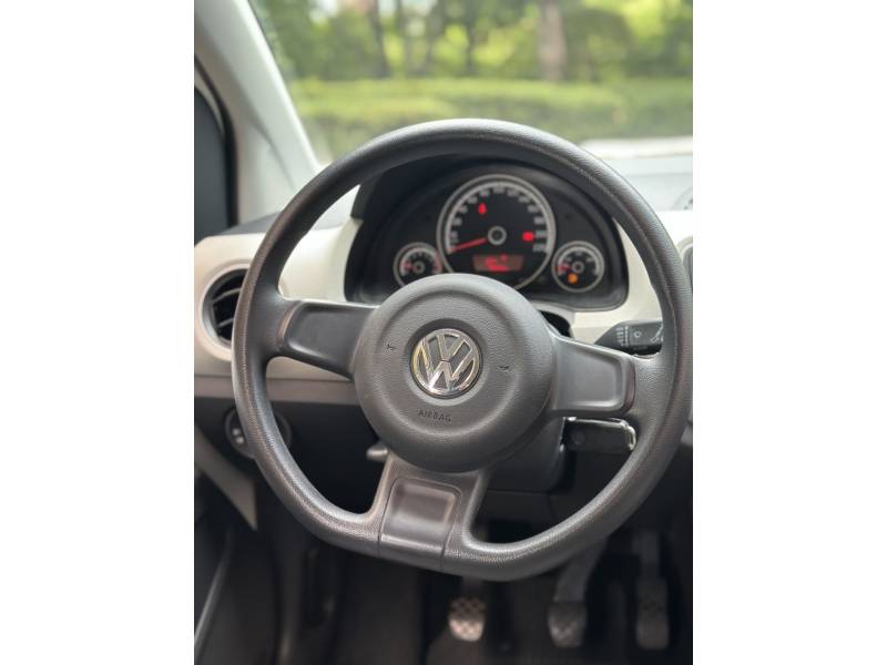 VOLKSWAGEN - UP - 2017/2017 - Branca - R$ 54.900,00