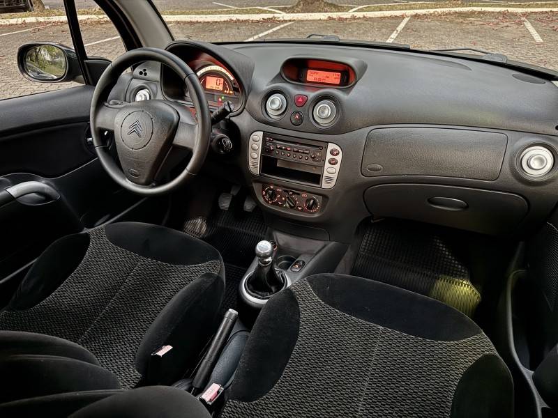 CITROËN - C3 - 2010/2011 - Preta - R$ 27.900,00