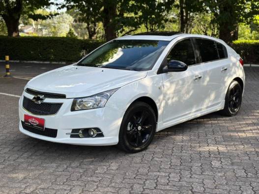 CHEVROLET - CRUZE - 2013/2014 - Branca - R$ 72.900,00