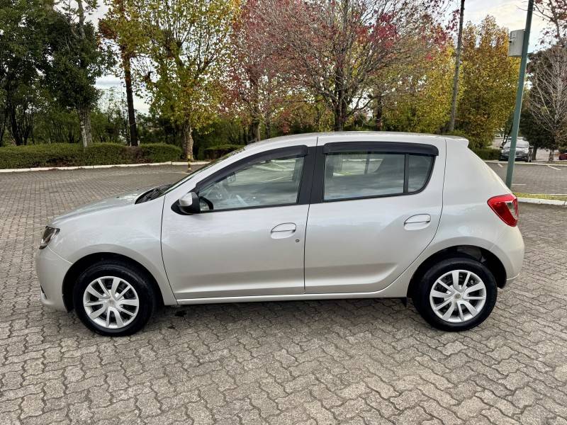 RENAULT - SANDERO - 2017/2017 - Prata - R$ 46.900,00